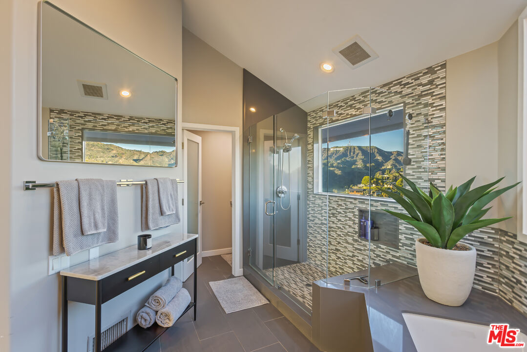 5682 Spreading Oak Dr