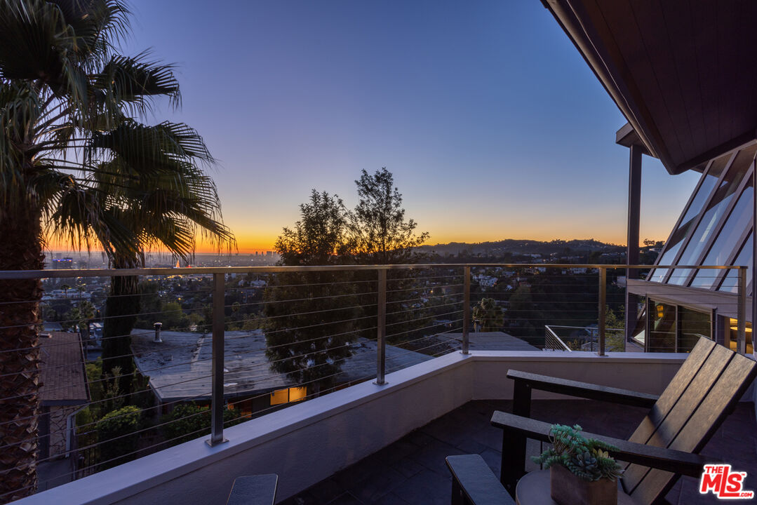 5682 Spreading Oak Dr