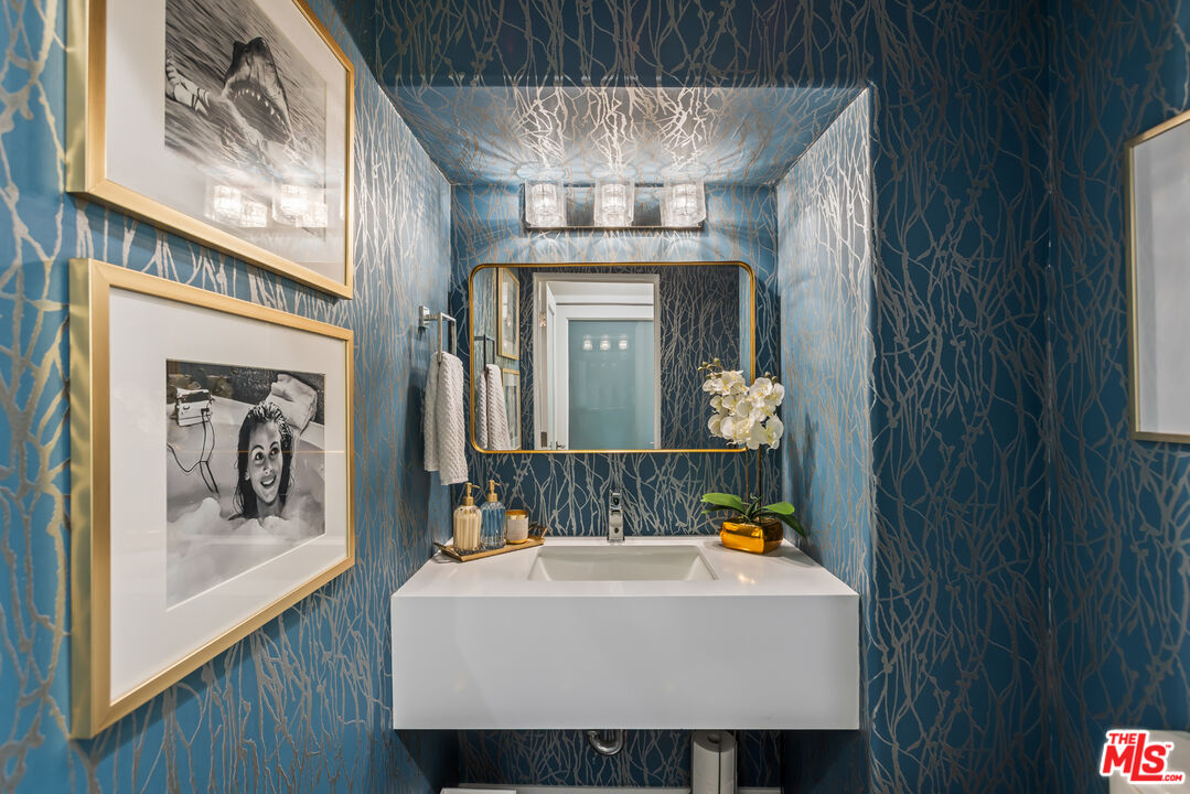 5682 Spreading Oak Dr