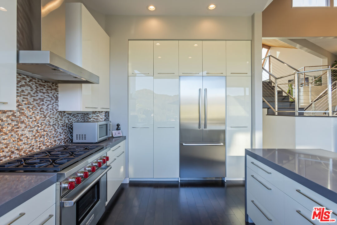 5682 Spreading Oak Dr