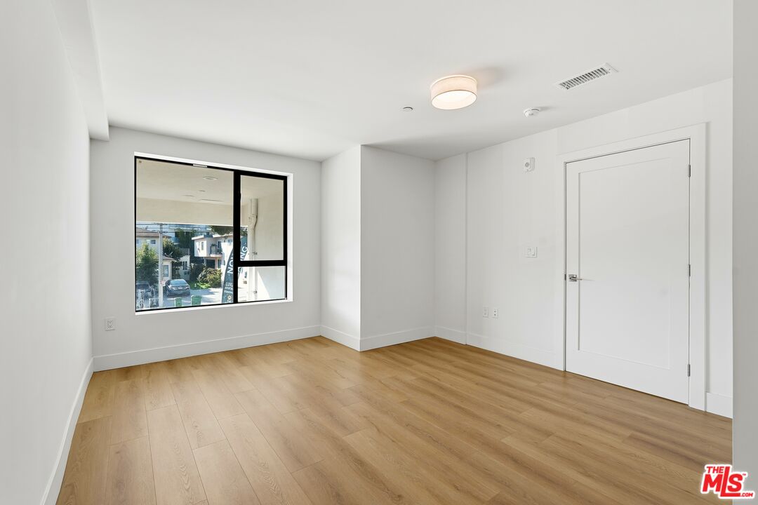 1822 Overland Ave Unit: 101