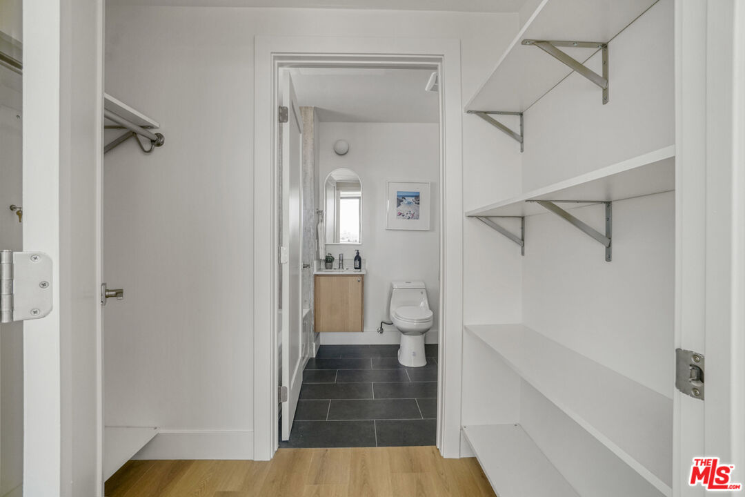 1822 Overland Ave Unit: 102