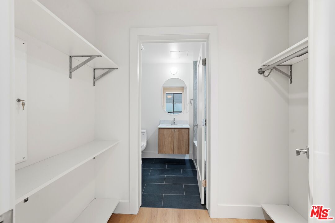 1822 Overland Ave Unit: 103