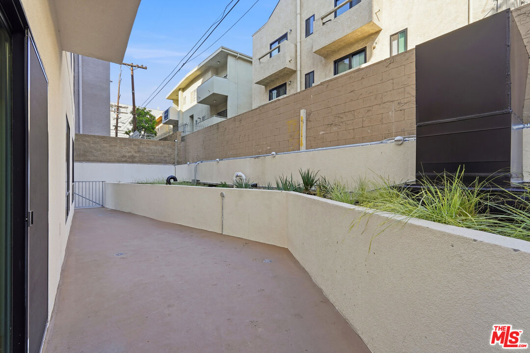 1822 Overland Ave Unit: 103