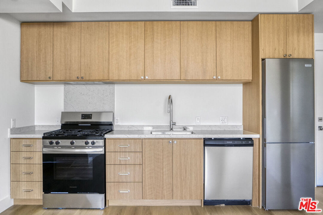 1822 Overland Ave Unit: 502