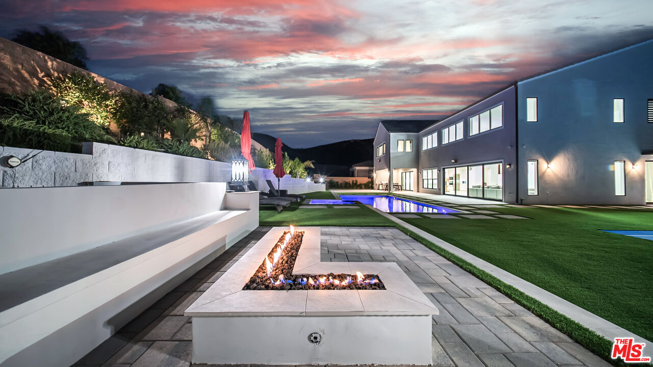 12553 N Ridgeline Rd