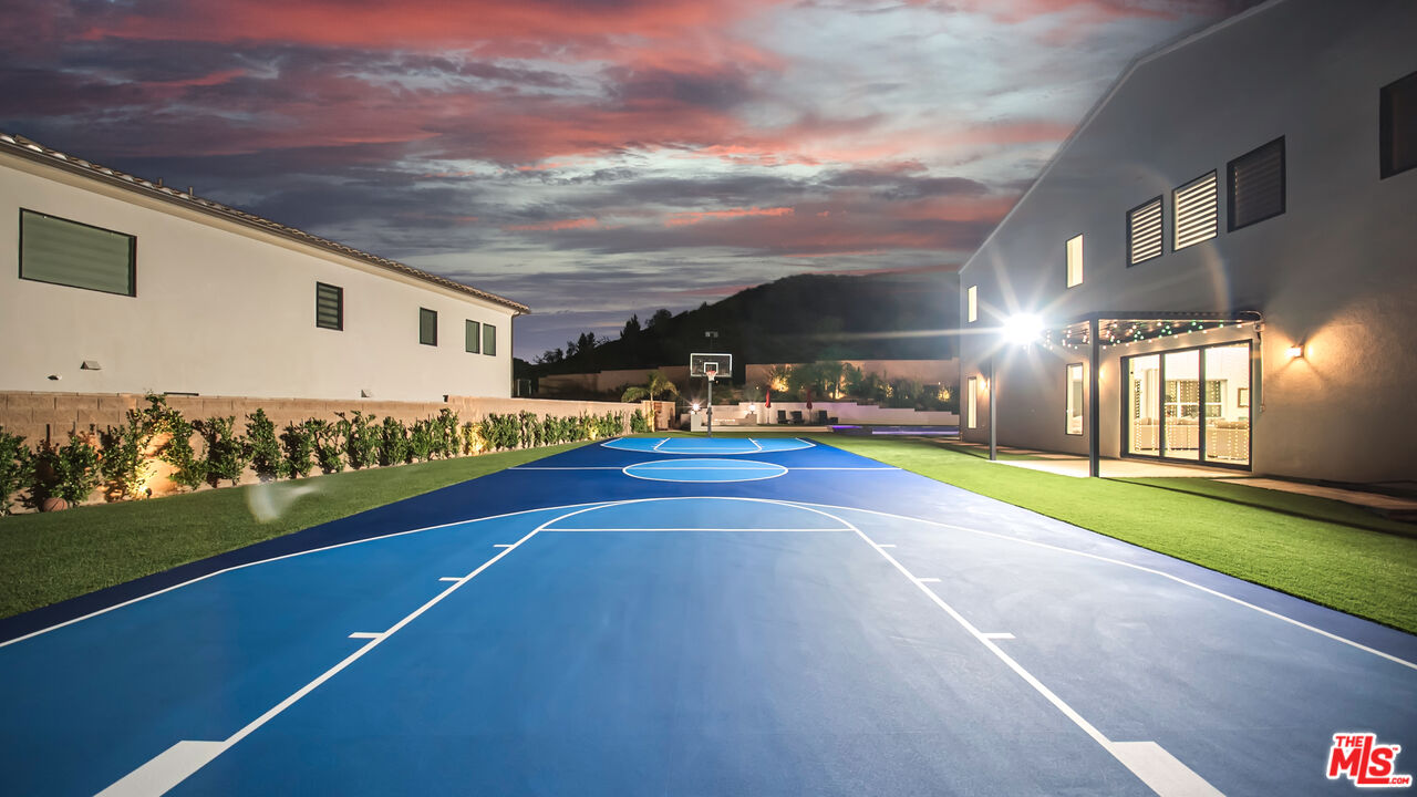 12553 N Ridgeline Rd