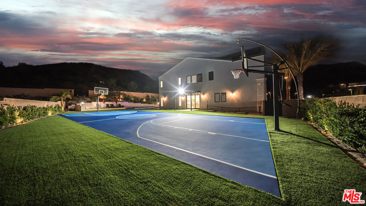 12553 N Ridgeline Rd