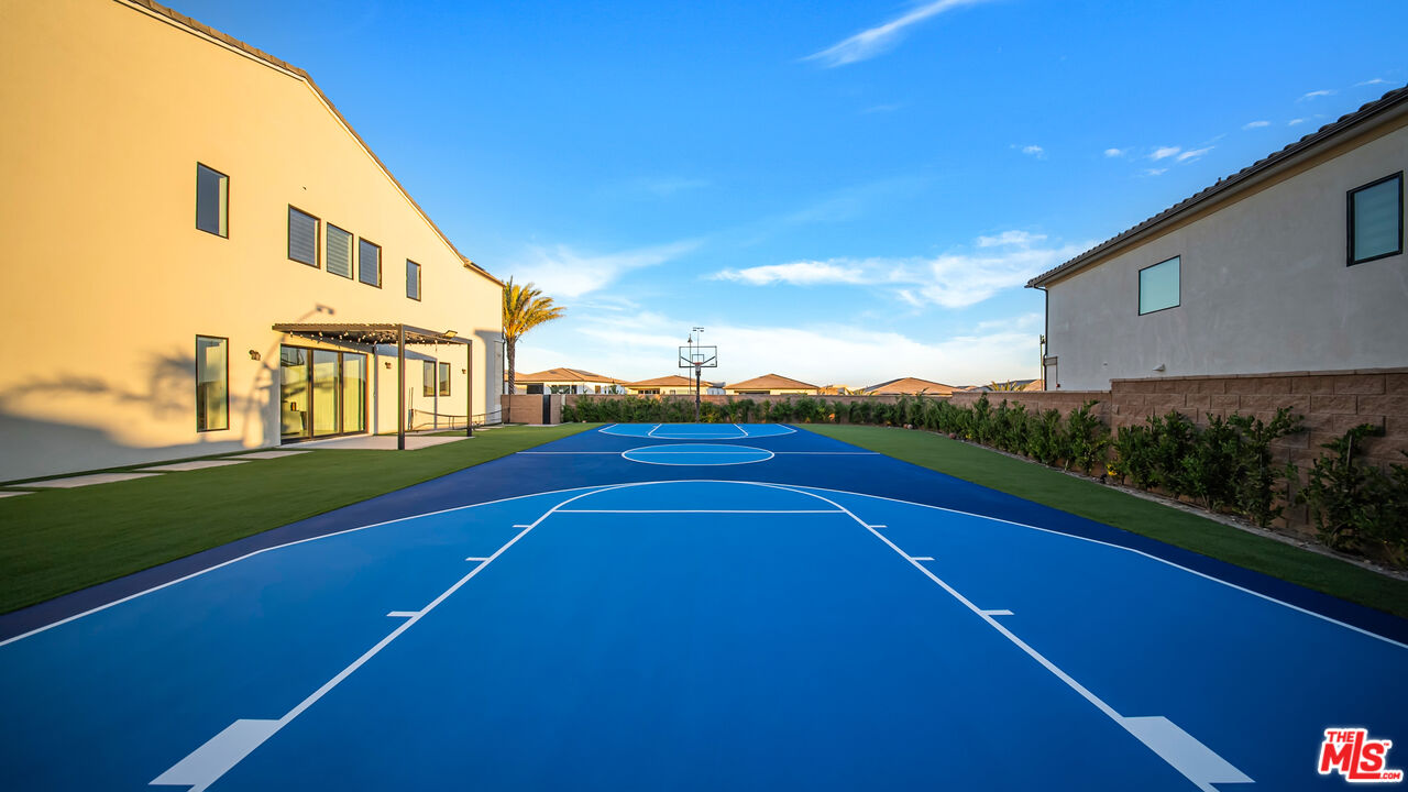 12553 N Ridgeline Rd