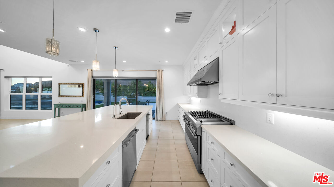 12553 N Ridgeline Rd