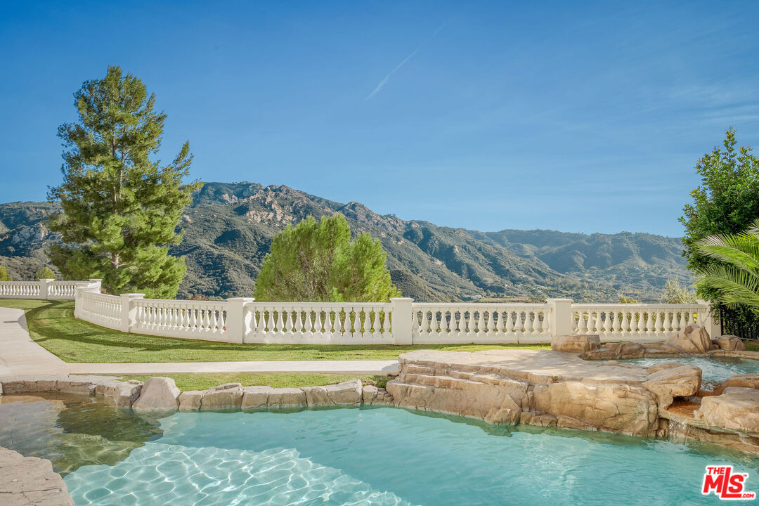 25665 Mulholland Hwy