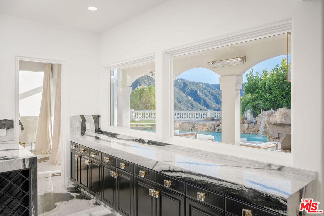 25665 Mulholland Hwy