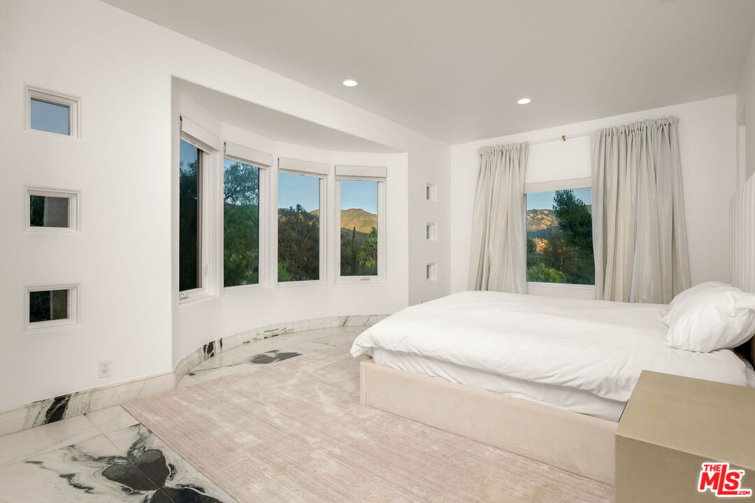 25665 Mulholland Hwy