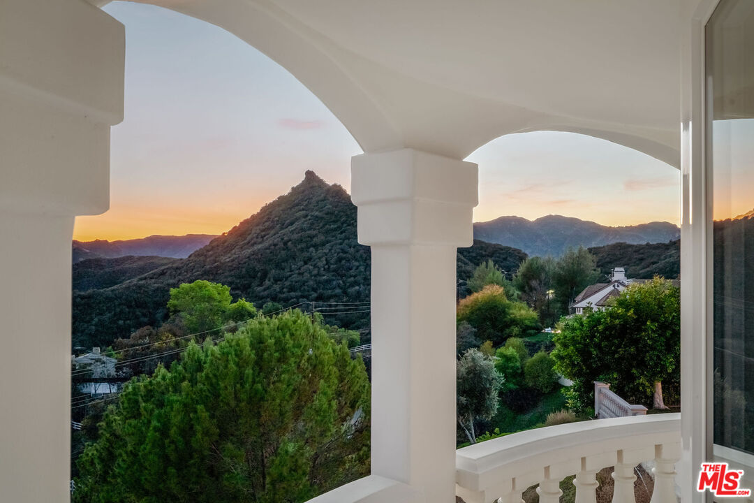 25665 Mulholland Hwy