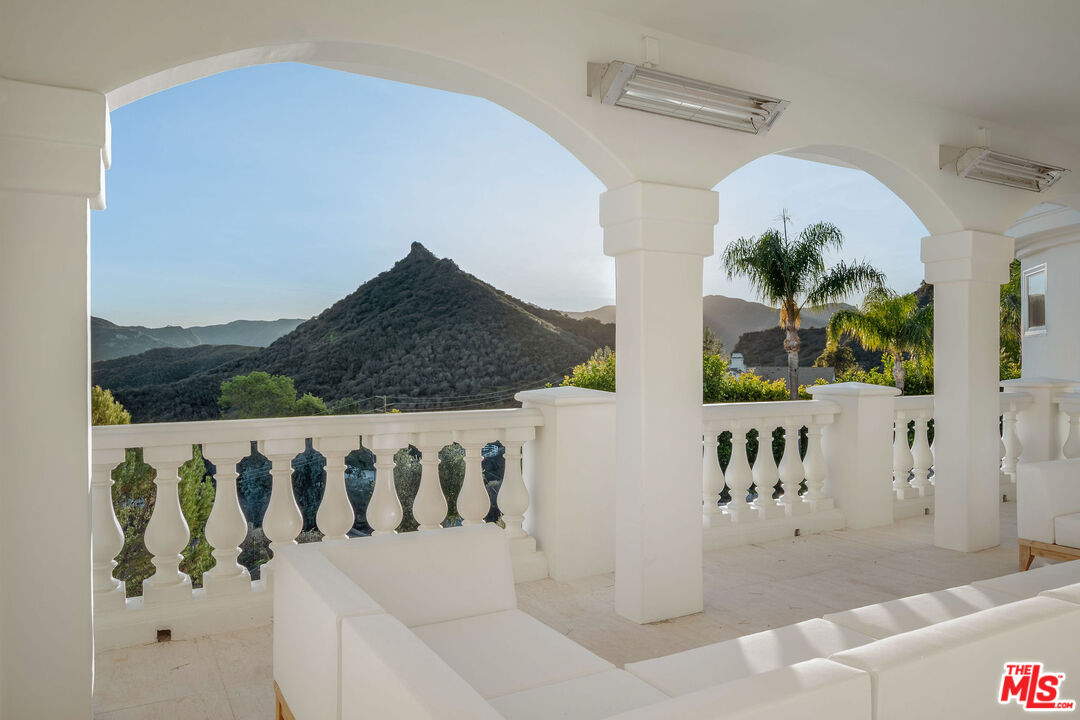 25665 Mulholland Hwy