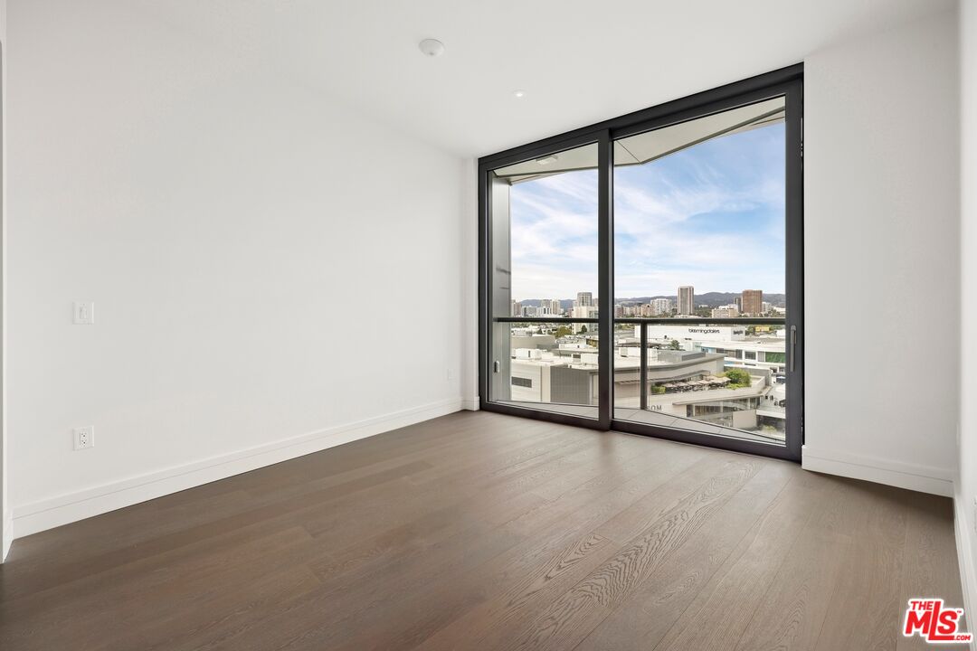 211 W Elm Ct Unit: 6E