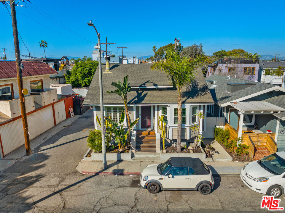107 Clubhouse Ave