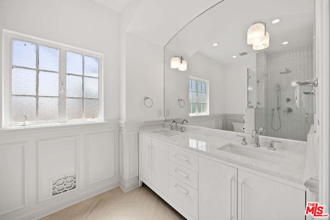 148 S Camden Dr Unit: F
