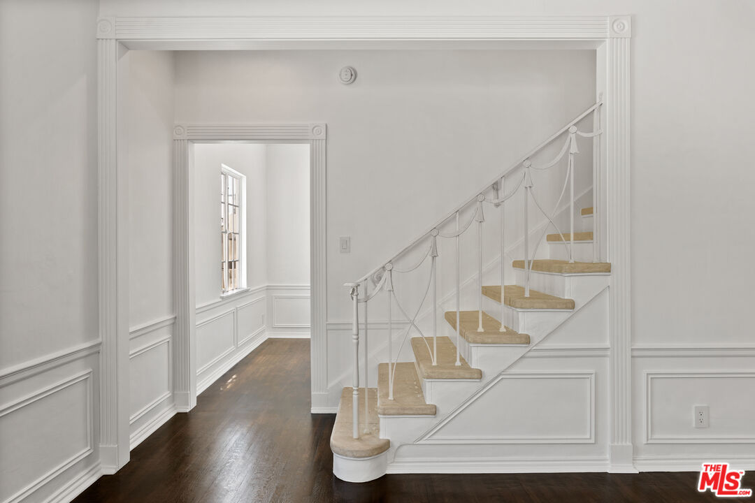 148 S Camden Dr Unit: F