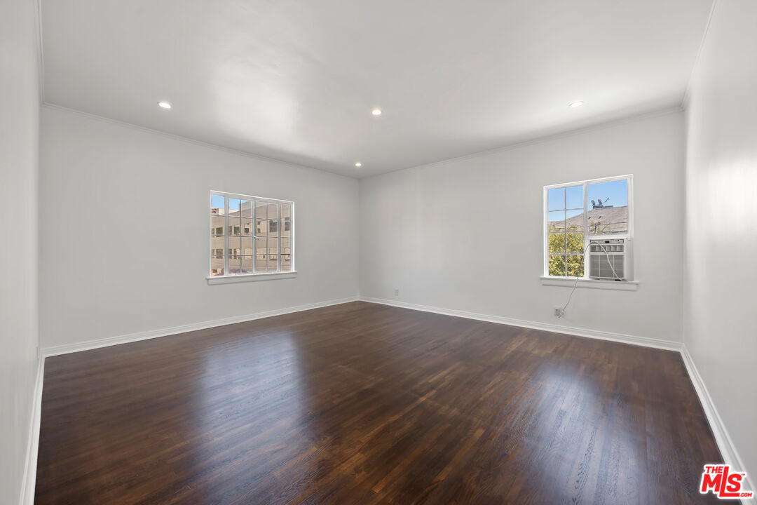 148 S Camden Dr Unit: F