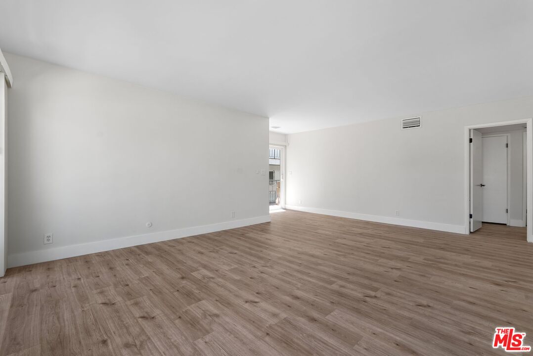 1031 N Laurel Ave Unit: 1