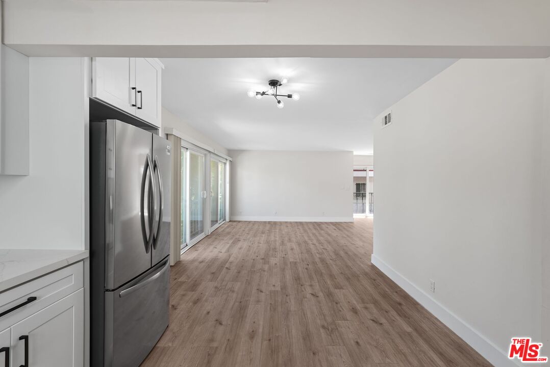 1031 N Laurel Ave Unit: 1