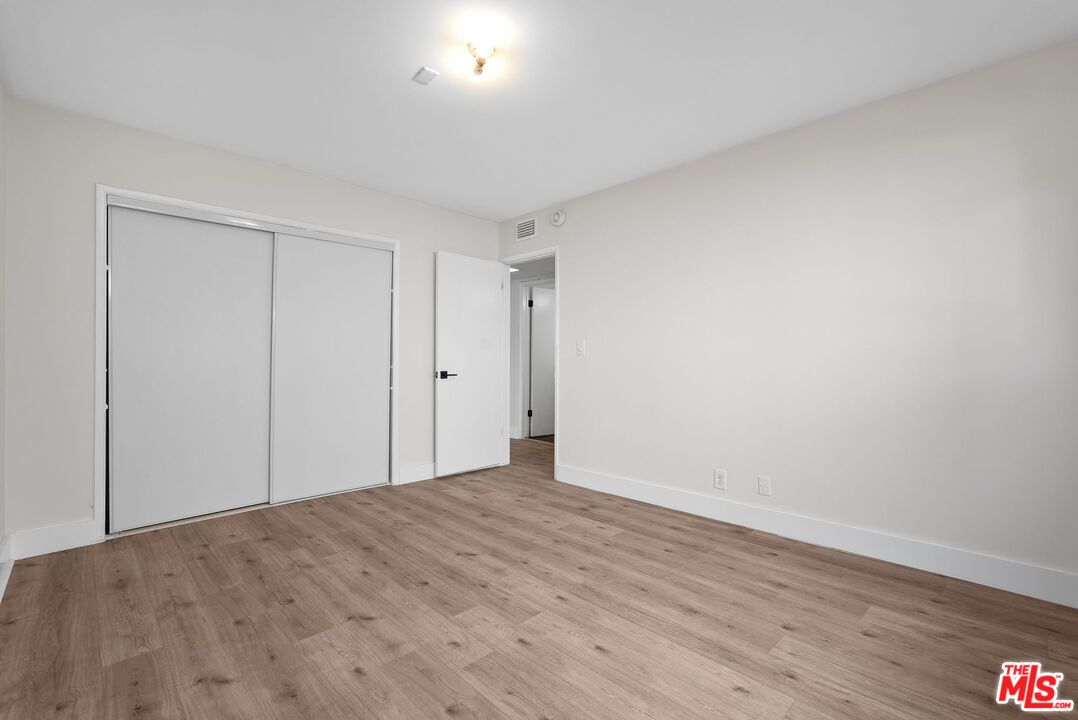 1031 N Laurel Ave Unit: 1