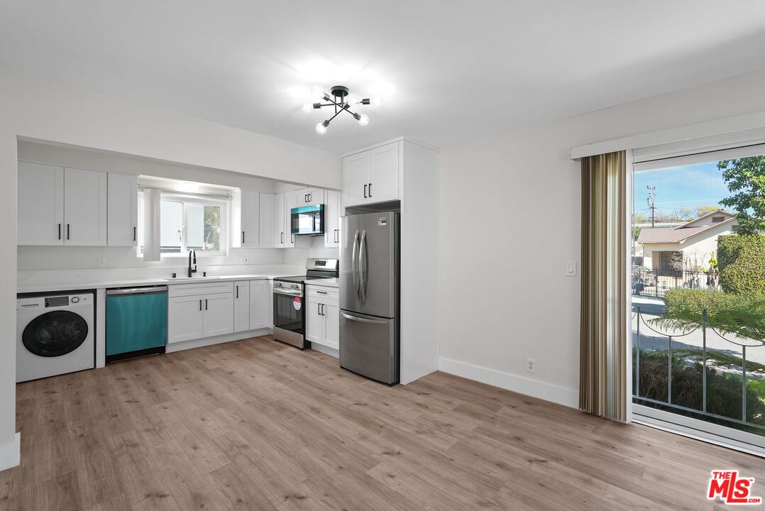 1031 N Laurel Ave Unit: 1