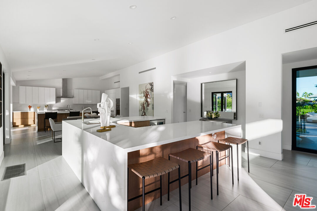 49723 Avenida Montero