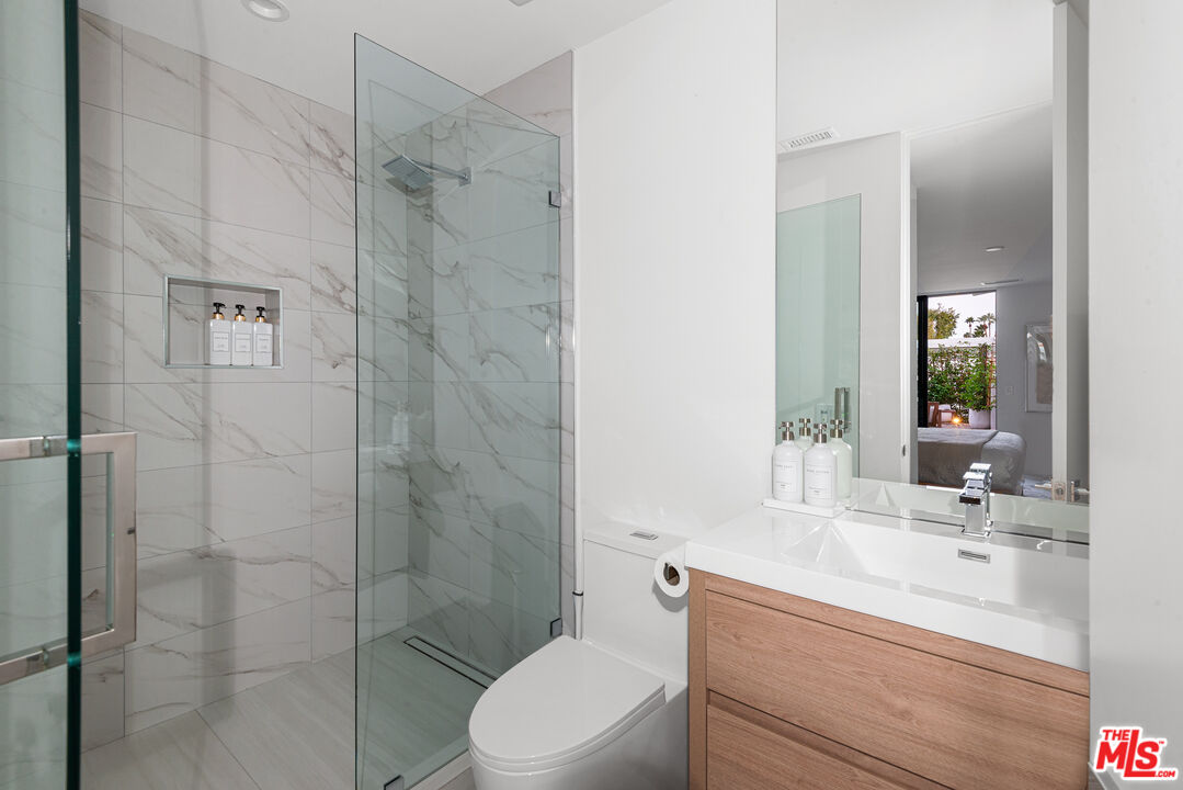 49723 Avenida Montero