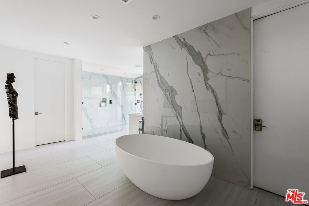 49723 Avenida Montero