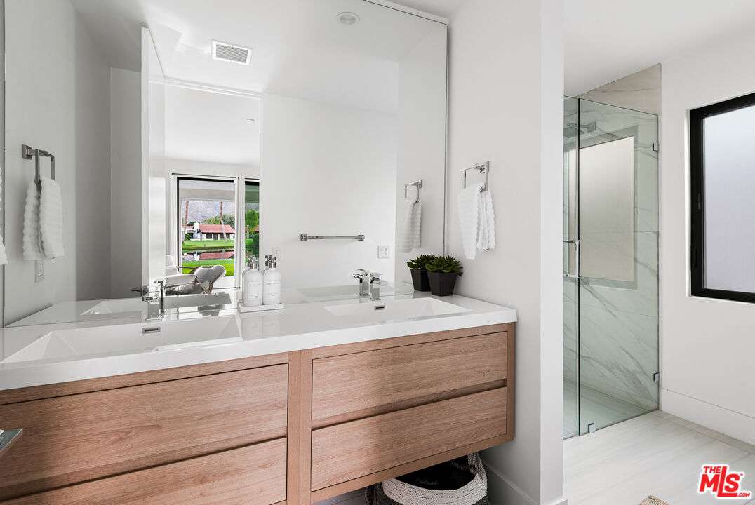 49723 Avenida Montero