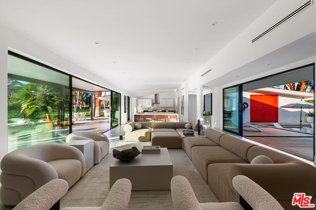 49723 Avenida Montero