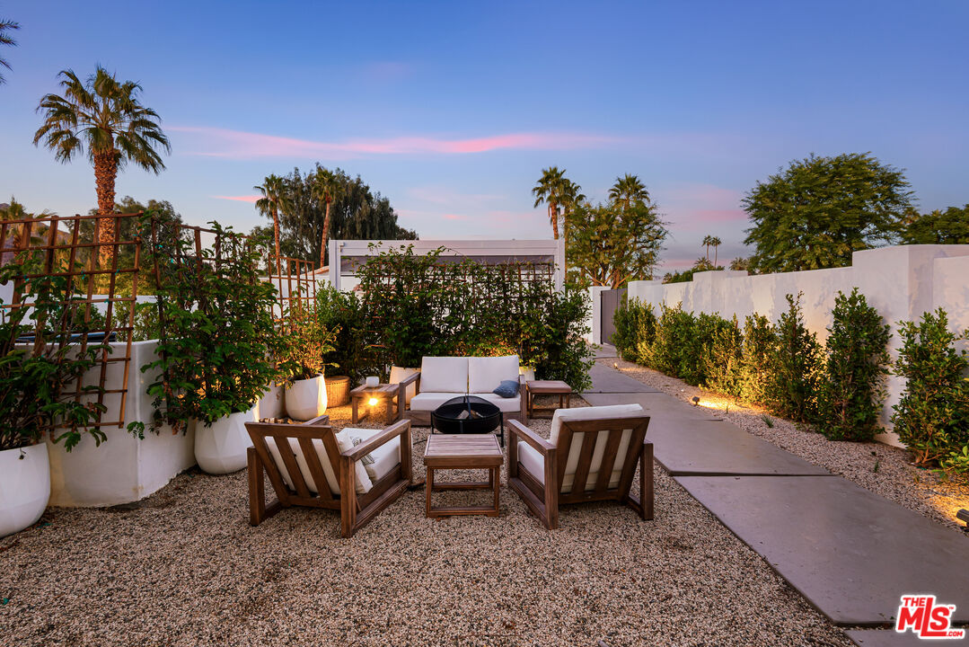 49723 Avenida Montero