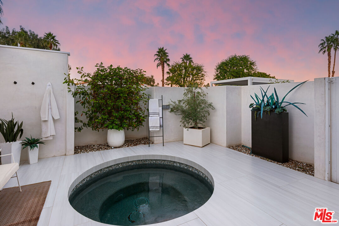 49723 Avenida Montero