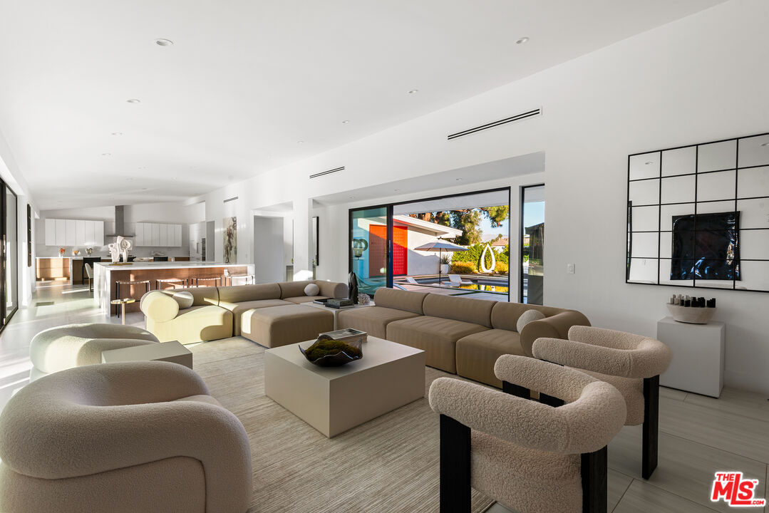 49723 Avenida Montero