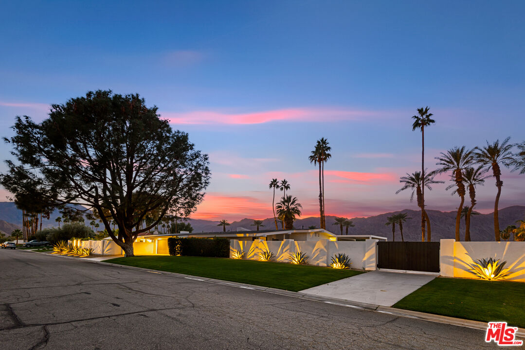 49723 Avenida Montero