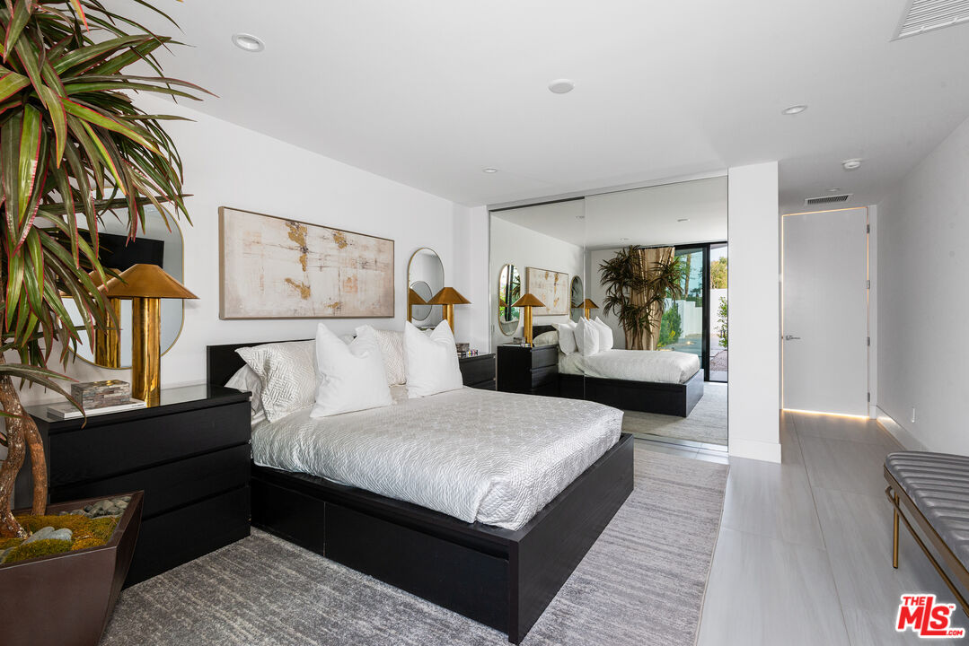 49723 Avenida Montero