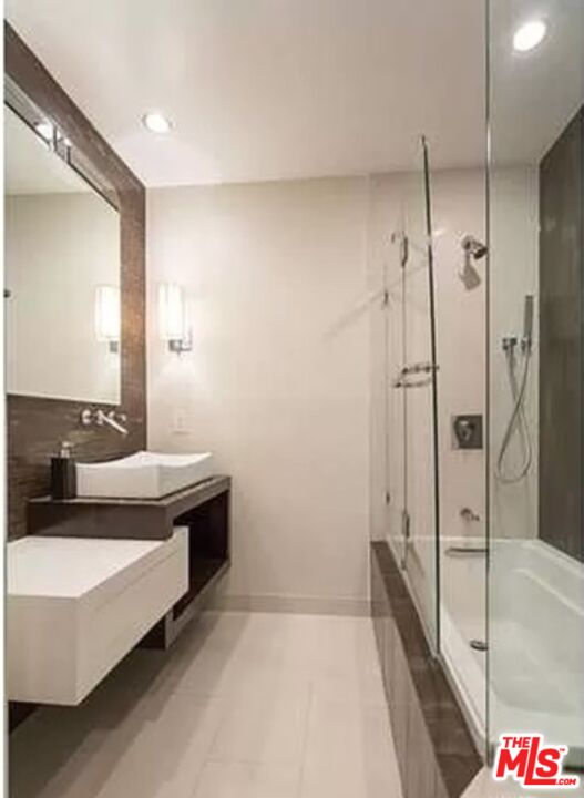 1406 Camden Ave Unit: 302