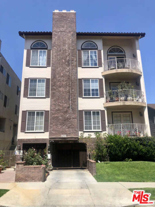 1406 Camden Ave Unit: 302