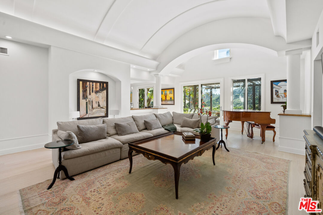 23318 Park Colombo