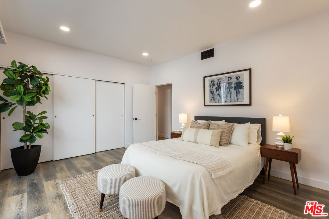 1210 N Kings Rd Unit: 101