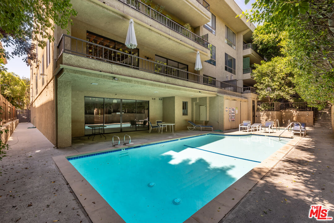 1210 N Kings Rd Unit: 101