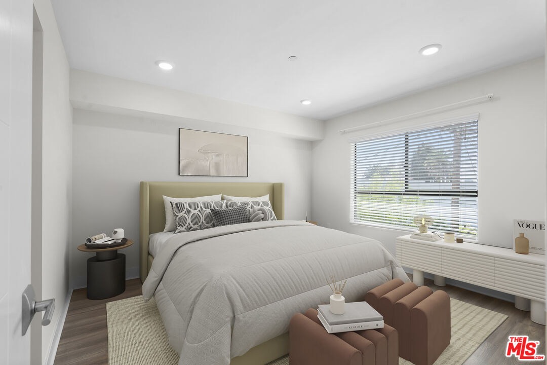 5030 Rosewood AVE Unit: 502