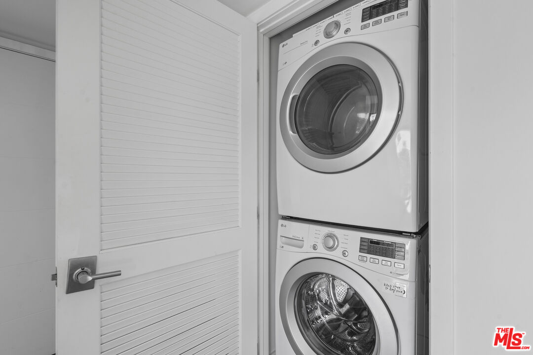 5030 Rosewood AVE Unit: 502