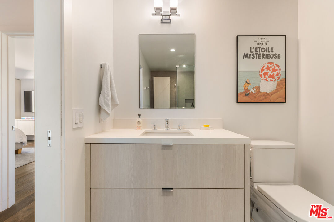 818 N Doheny Dr Unit: 803