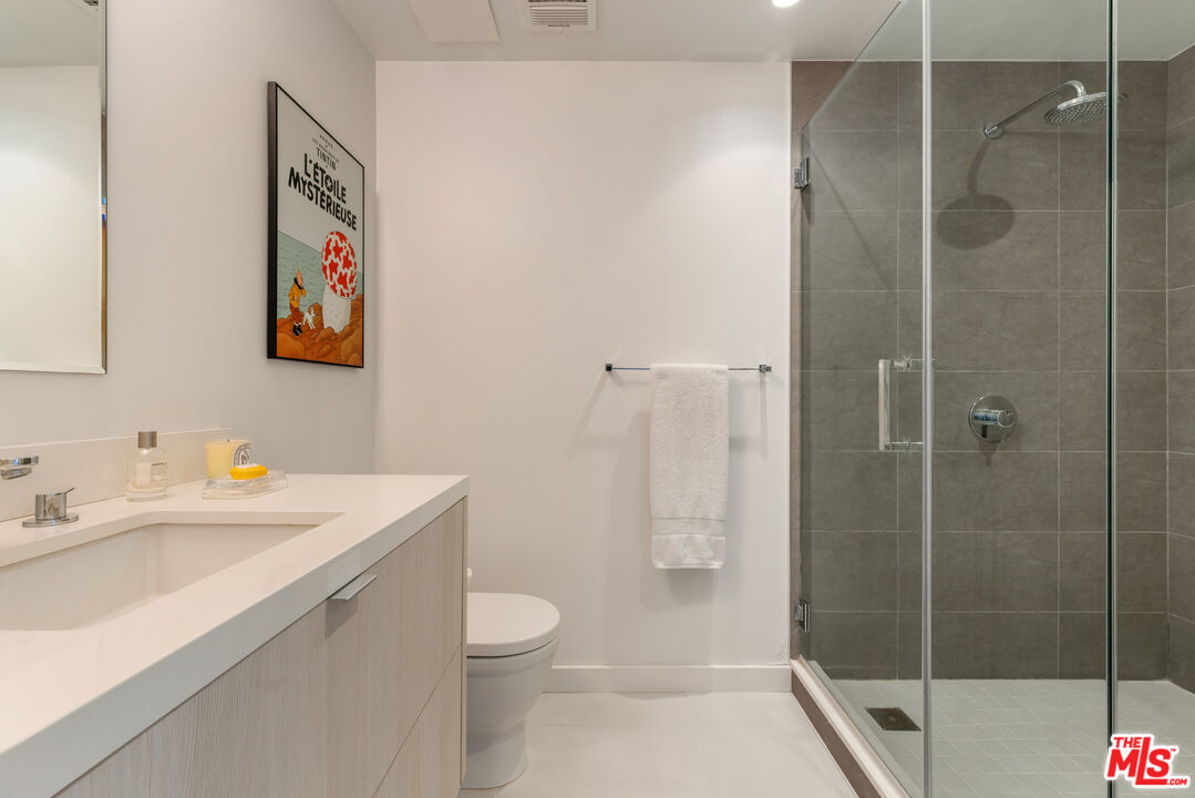 818 N Doheny Dr Unit: 803