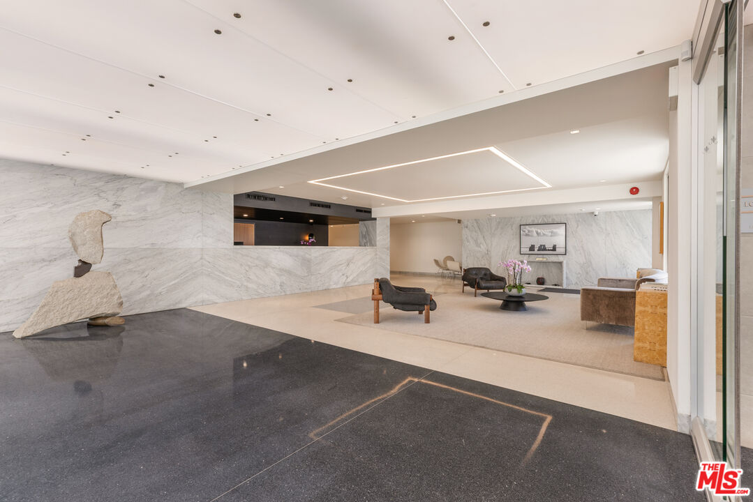 818 N Doheny Dr Unit: 803