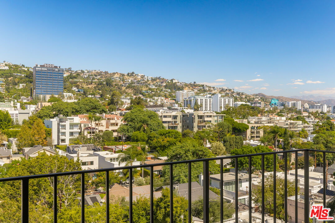818 N Doheny Dr Unit: 803