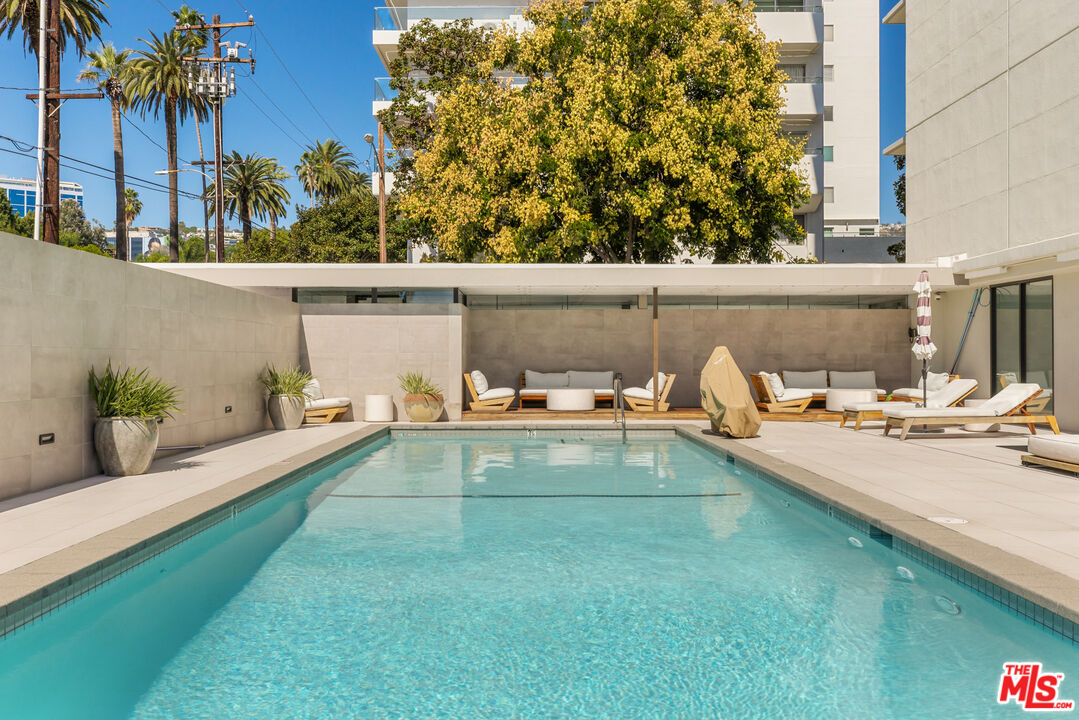 818 N Doheny Dr Unit: 803